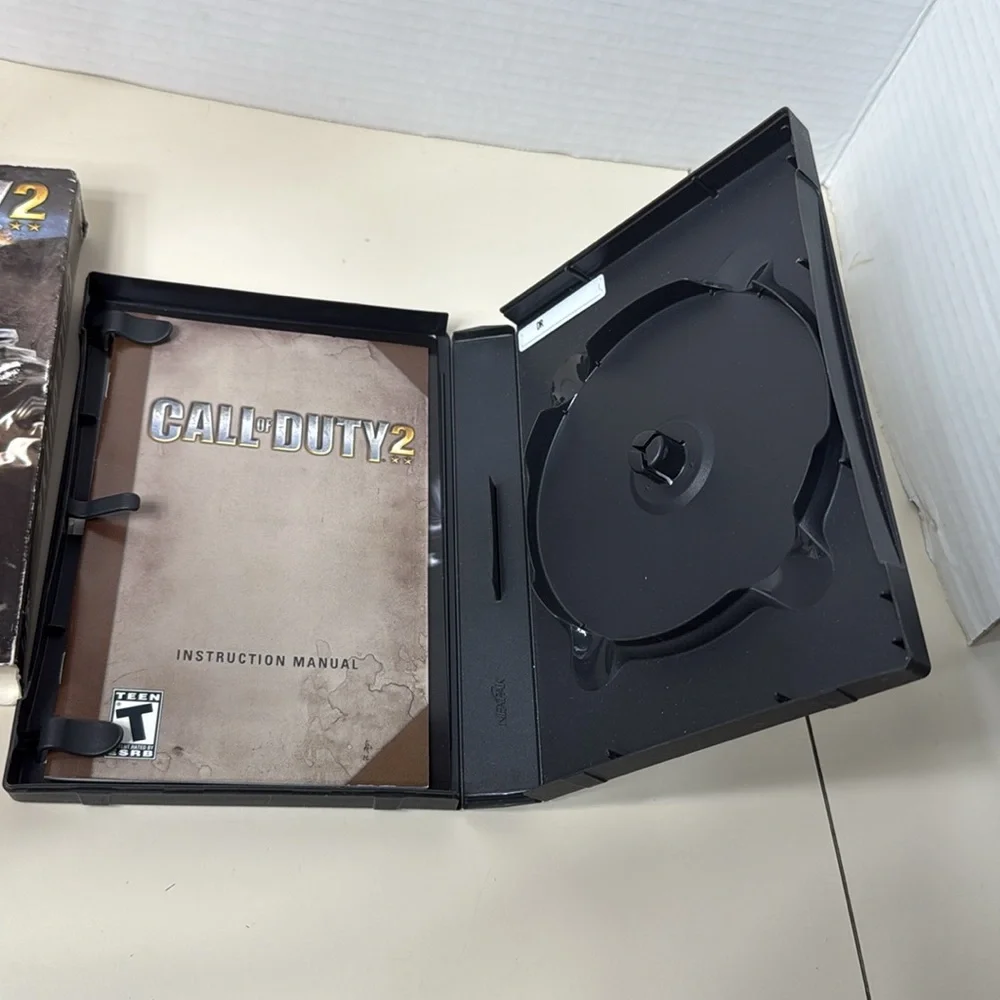 Call of Duty 2 PC Game Activision 6 Disks Instruction Manual Battles Missions